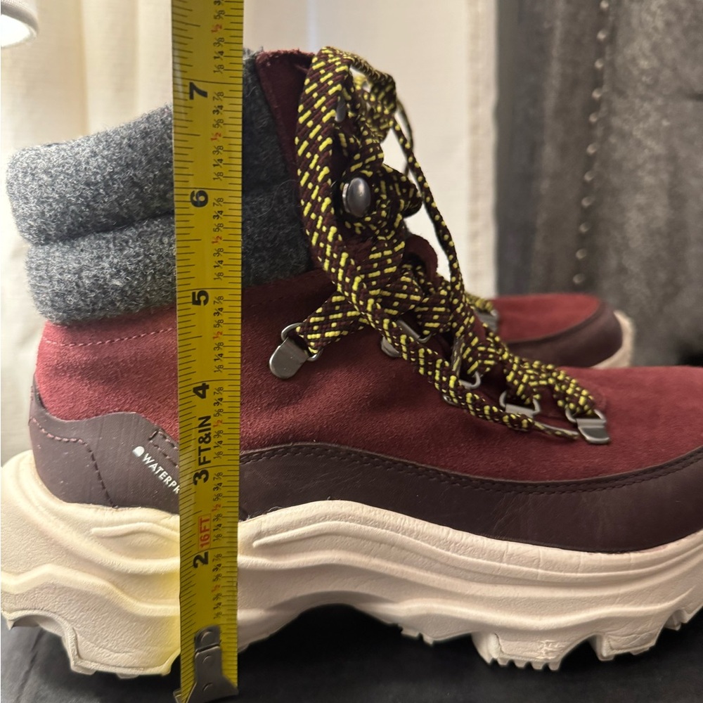 Sorel Snow-Winter Boots size 8.5M - Picture 3 of 6